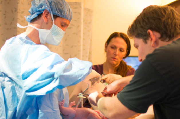 as-imagens-comoventes-um-parto-fotografado-pela-propria-mae-10