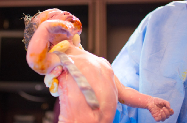 as-imagens-comoventes-um-parto-fotografado-pela-propria-mae-7