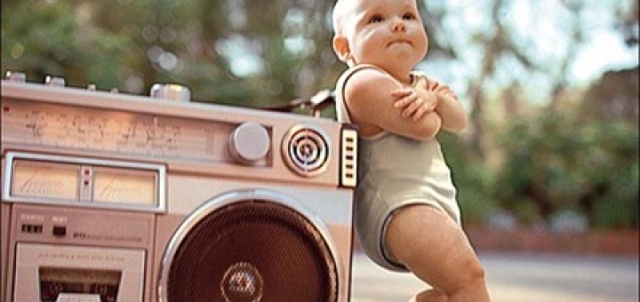 bebe dancando eletronica