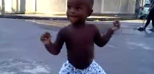 menino danca funk