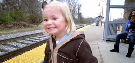 menina ve trem pela primeira vez